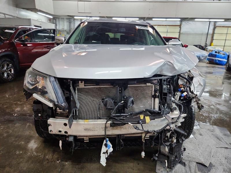 2017 Nissan Pathfinder sl