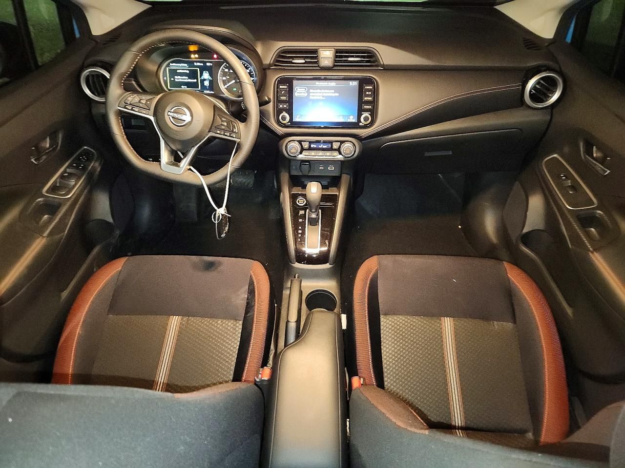 2025 Nissan Versa sr