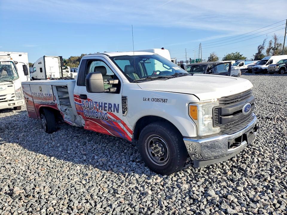 2017 Ford F250 Super Duty Utility / Service Truck