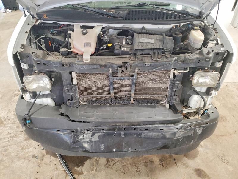 2016 Chevrolet Express G2500 Delivery van