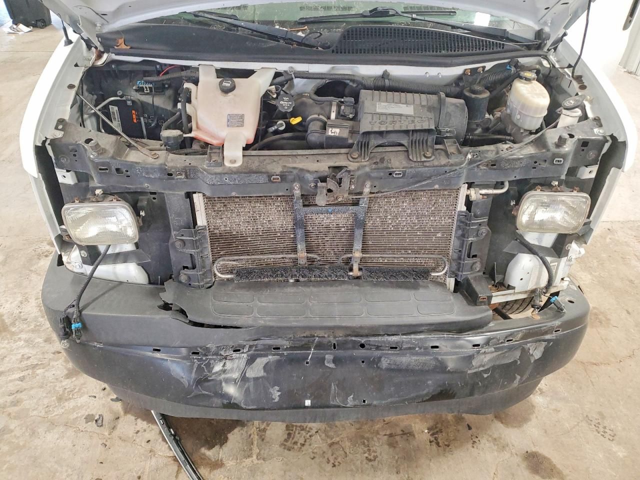 2016 Chevrolet Express G2500 Delivery Van