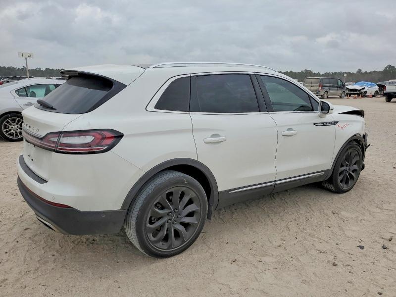 2021 Lincoln Nautilus Reserve