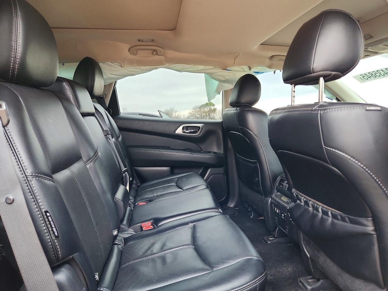 2019 Nissan Pathfinder s