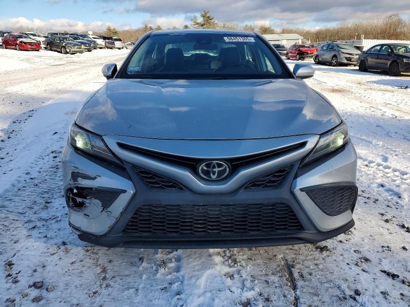 2021 Toyota Camry se