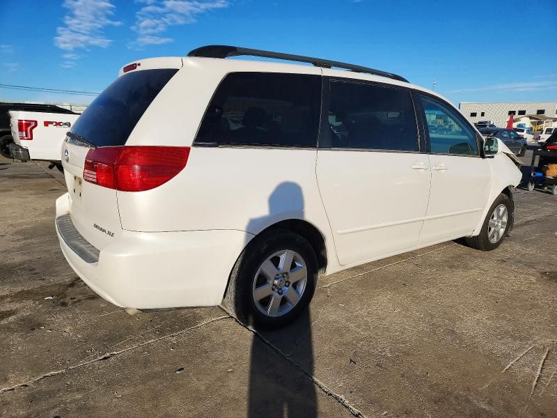 2004 Toyota Sienna xle