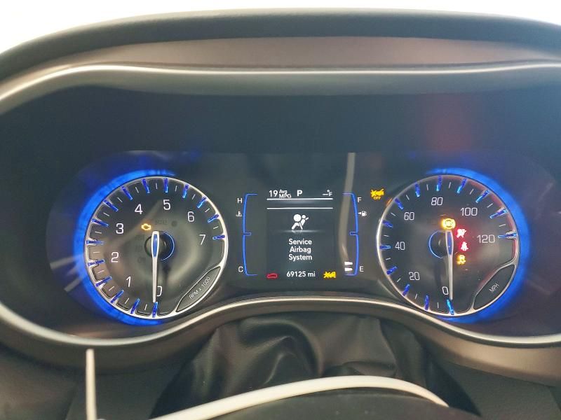 2023 Chrysler Voyager lx