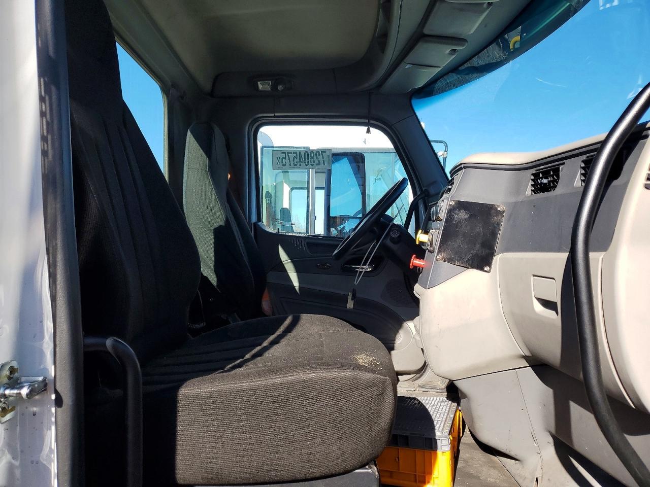 2021 Peterbilt 567 Semi Truck