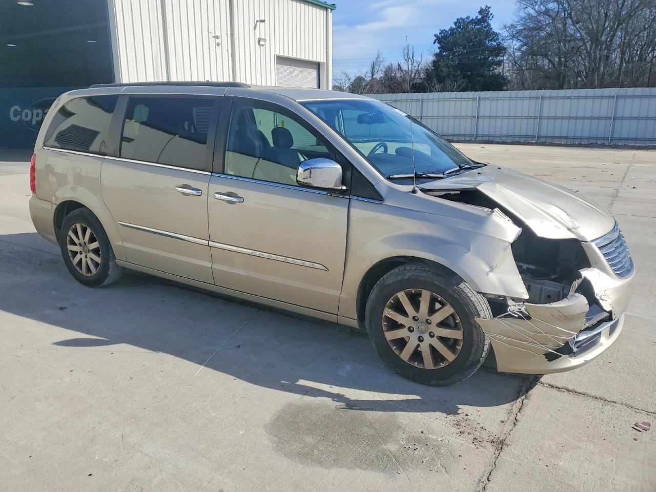 2012 Chrysler Town & Country Touring l