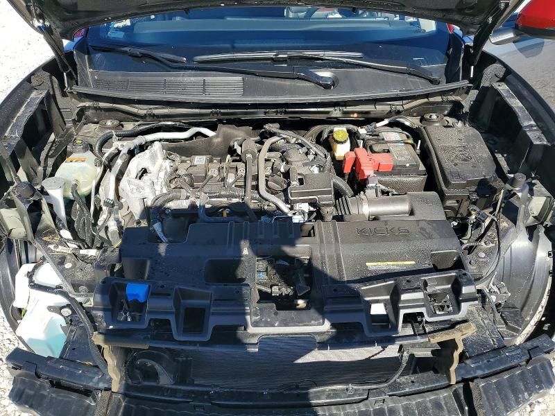 2025 Nissan Kicks sr