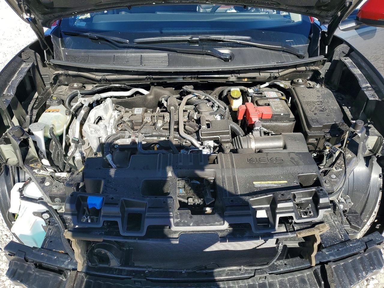 2025 Nissan Kicks sr