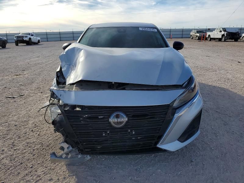 2024 Nissan Altima sv