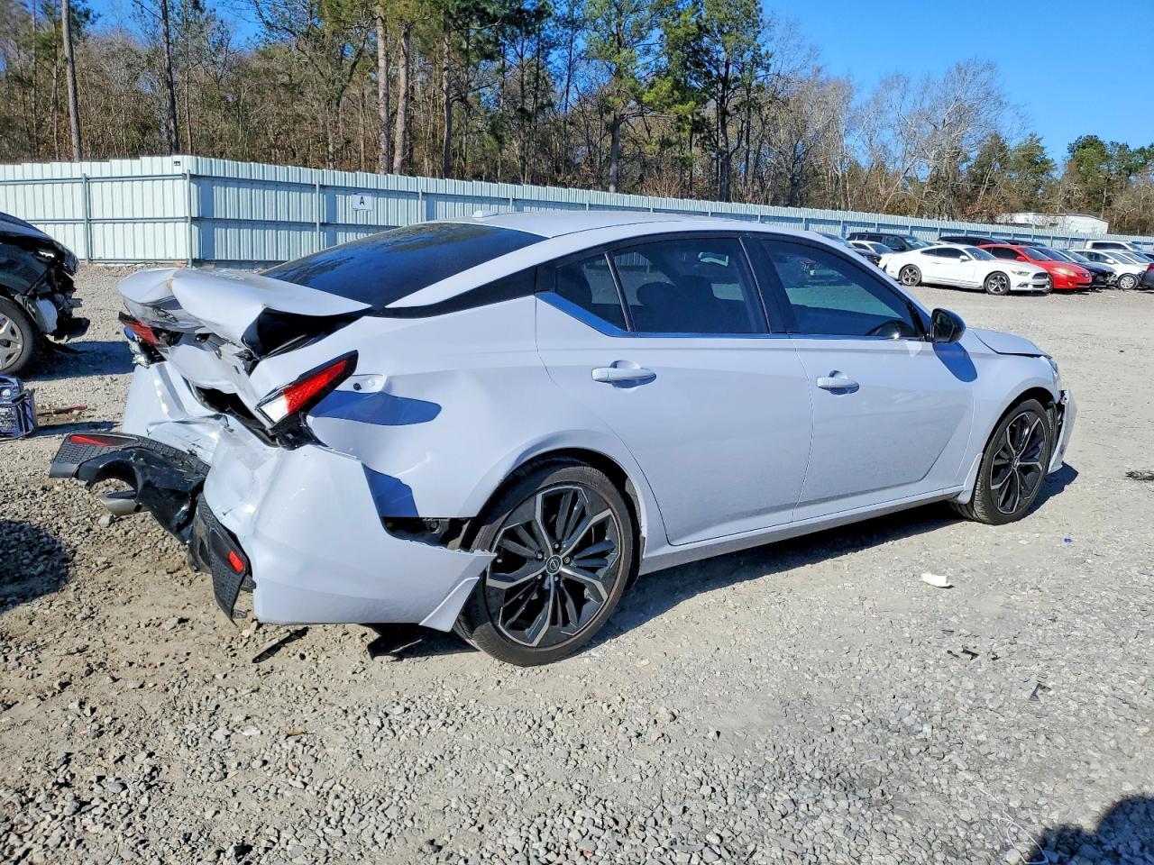 2024 Nissan Altima sr