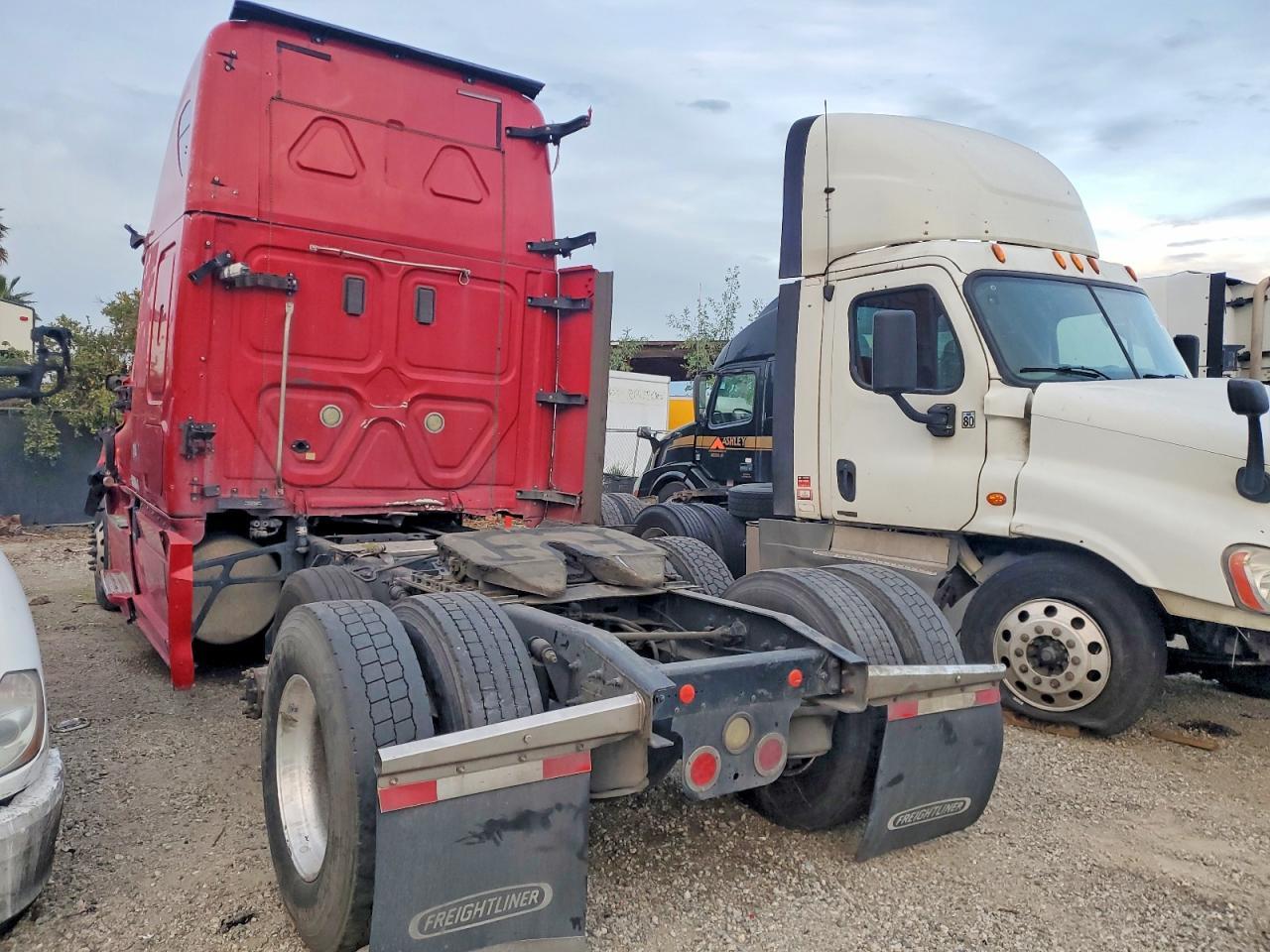 2017 Freightliner Cascadia 125