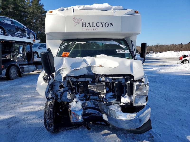 2021 Ford Econoline E350 Super Duty Cutaway Van