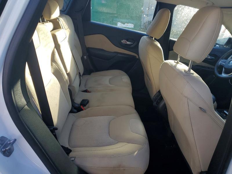 2016 Jeep Cherokee Sport