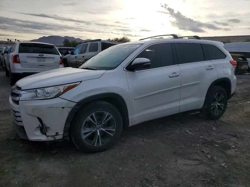 2017 Toyota Highlander le