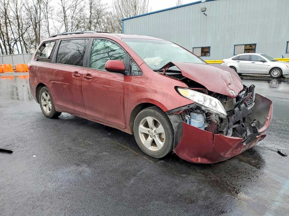 2016 Toyota Sienna le