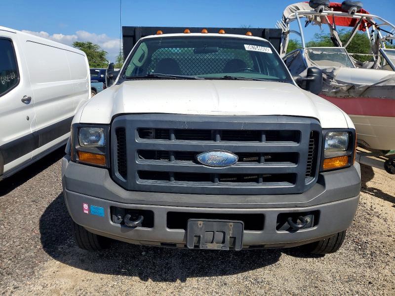 2007 Ford F550 Super Duty Flatbed Truck