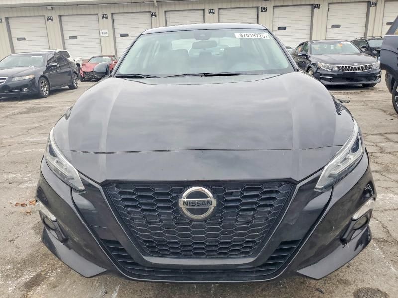2022 Nissan Altima sr