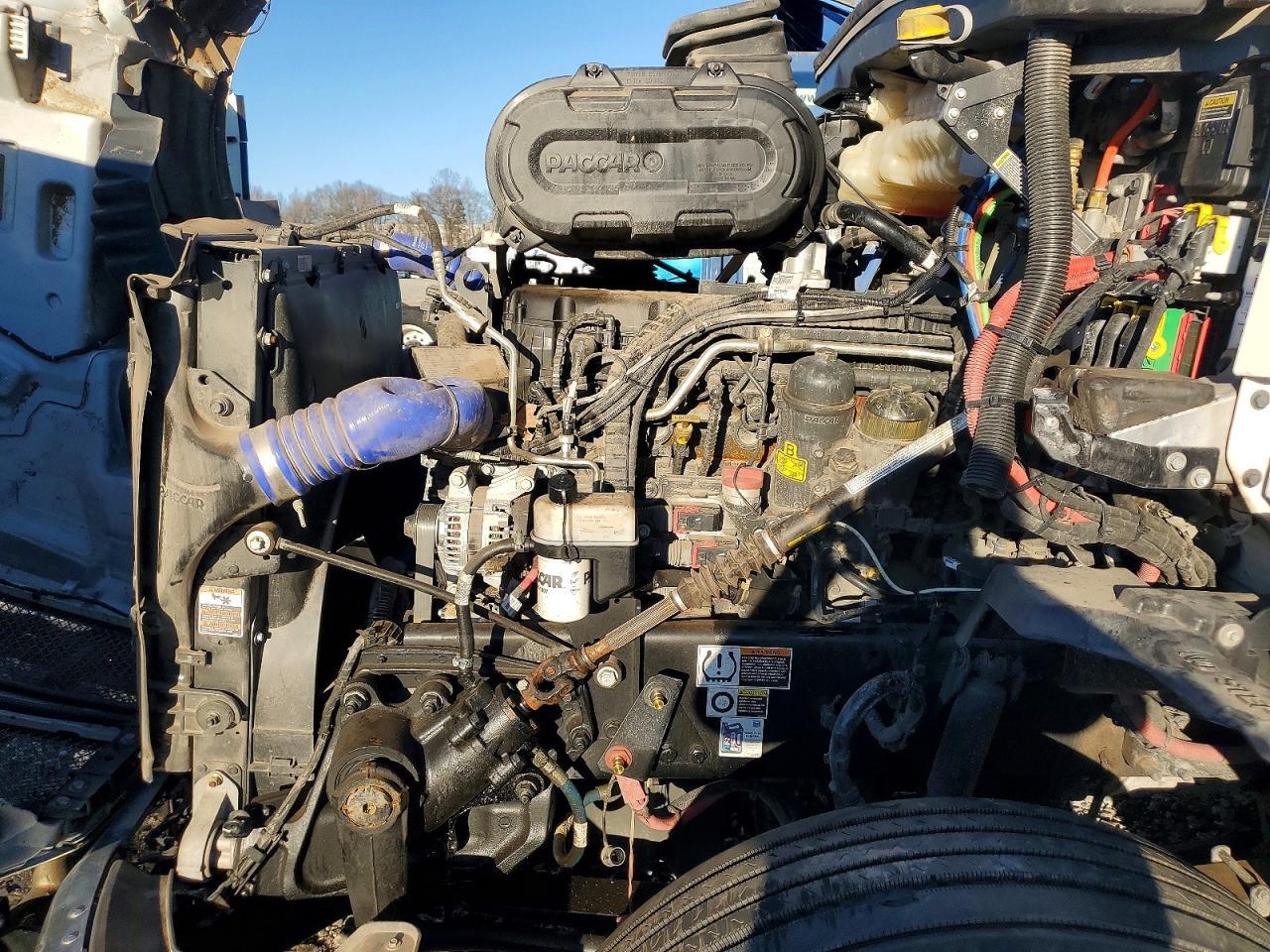 2025 Kenworth T680 Semi Truck