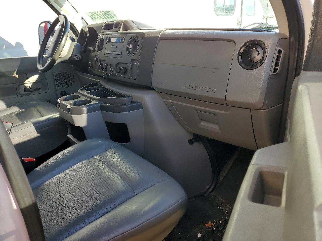 2019 Ford Econoline Cutaway E