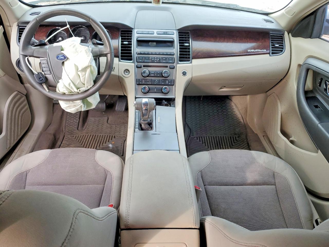 2010 Ford Taurus sel