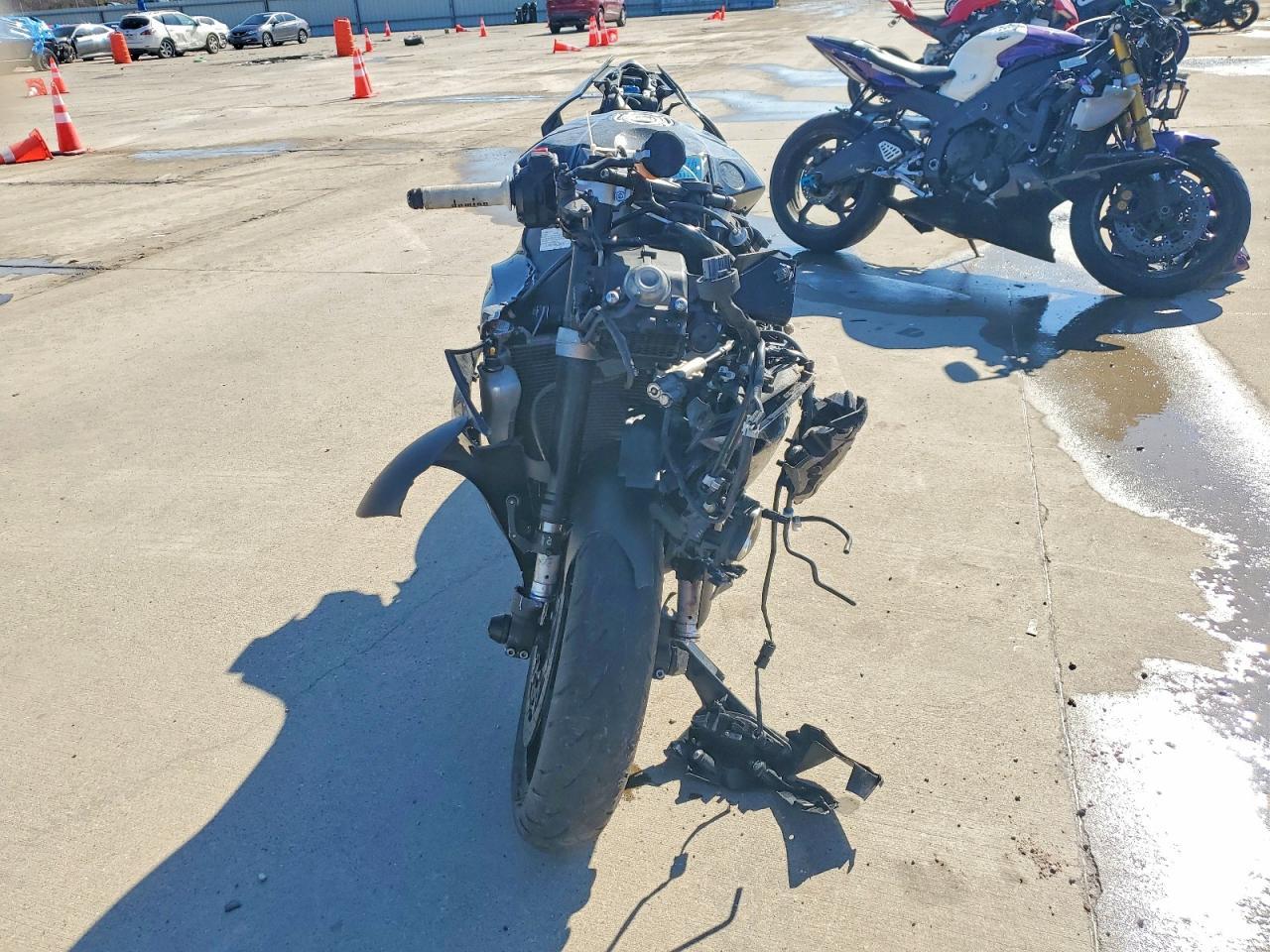 2024 Yama YZFR1