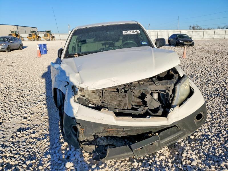 2016 Nissan Frontier s