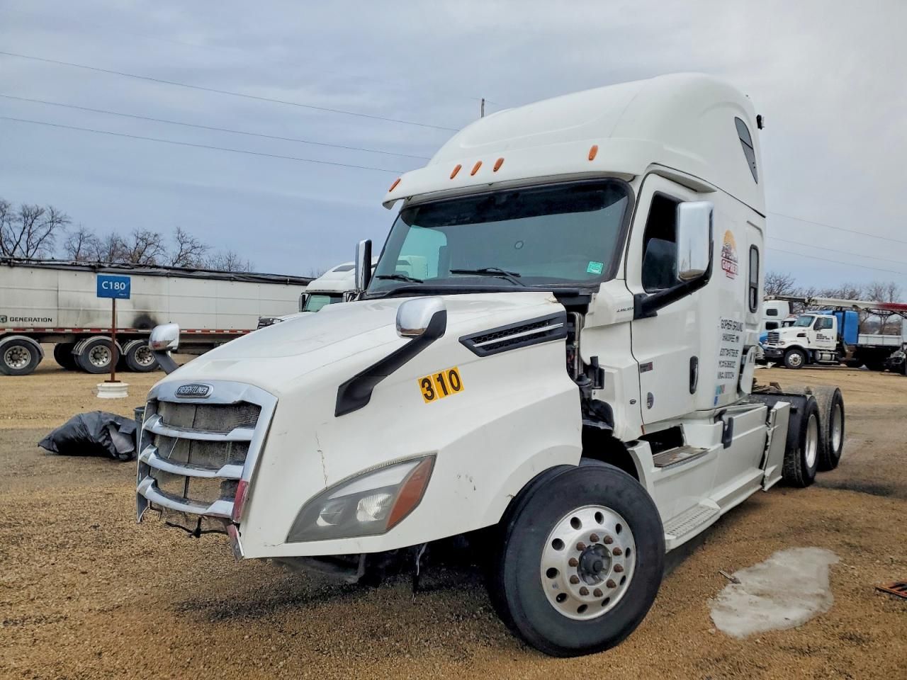 2018 Freightliner Cascadia 126 Semi Truck