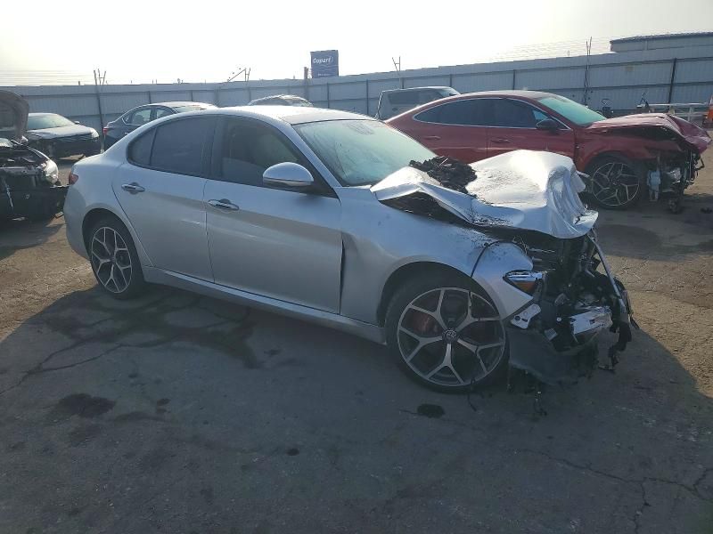 2018 Alfa Romeo Giulia ti Q4
