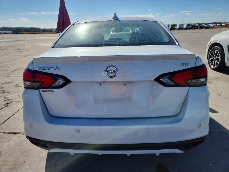 2020 Nissan Versa sr