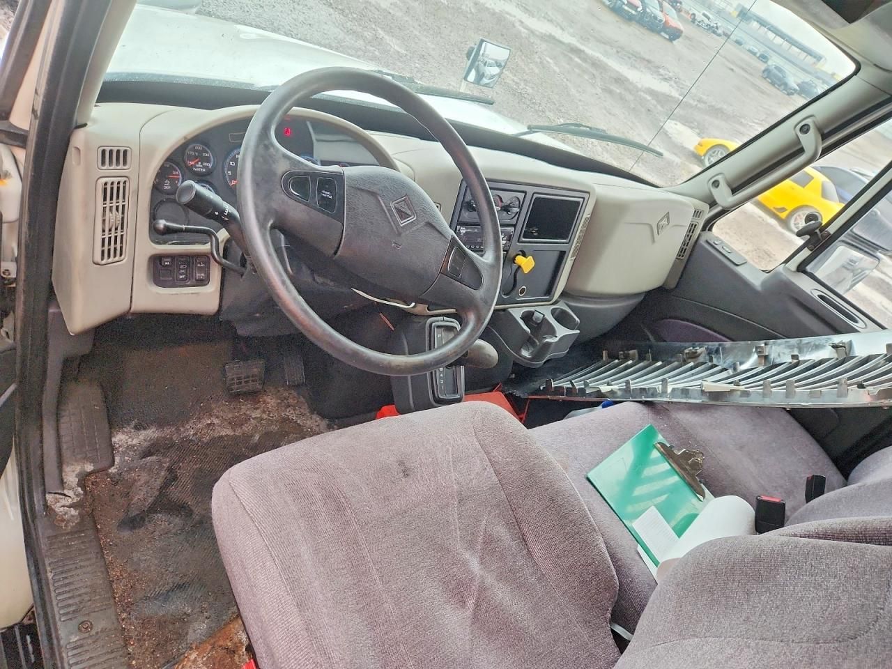 2015 International 4300 BOX Truck