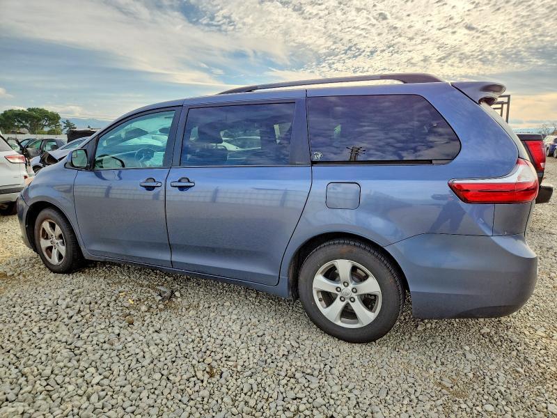 2015 Toyota Sienna le 8-passenger