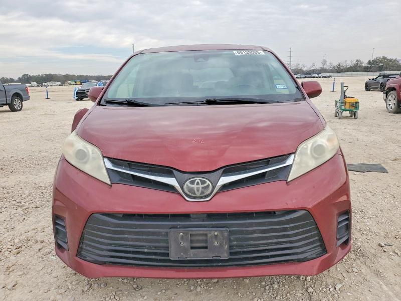 2018 Toyota Sienna le
