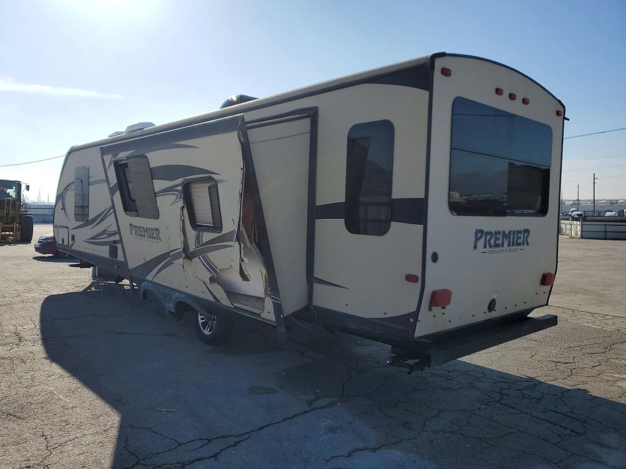 2016 Keystone Premier Camper