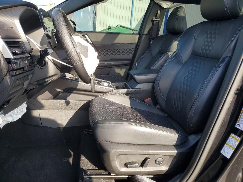 2024 Mitsubishi Outlander sel