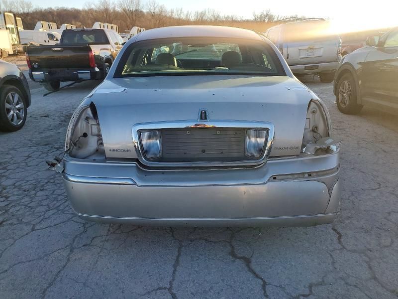 2007 Lincoln Town car Signature Limited