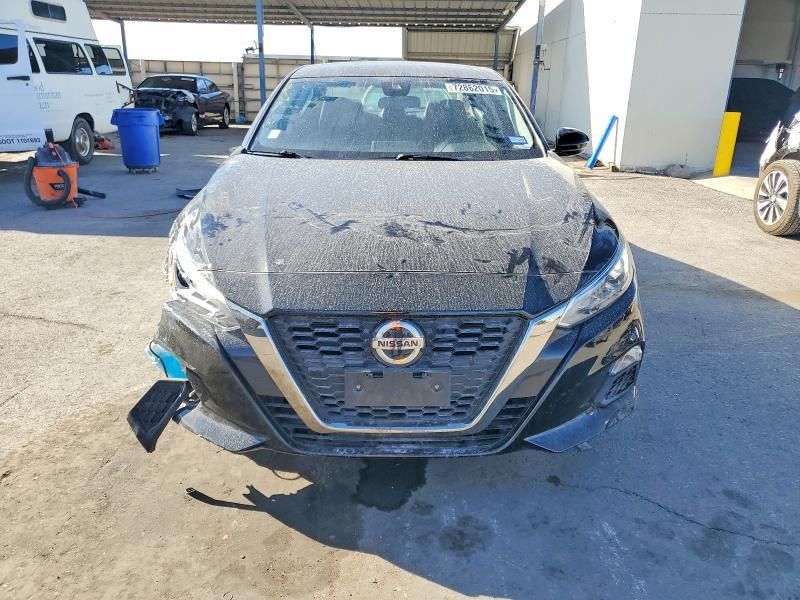 2022 Nissan Altima sr