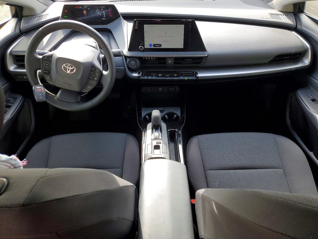 2025 Toyota Prius le