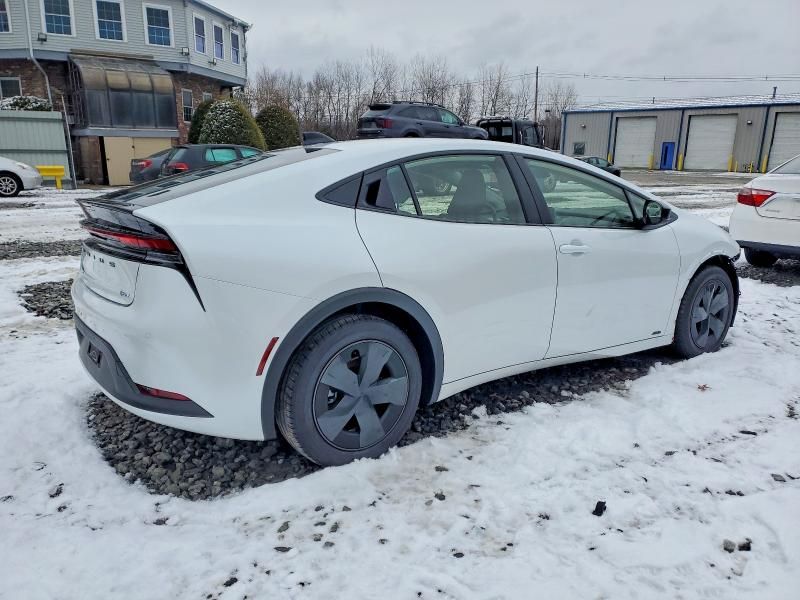 2026 Toyota Prius le