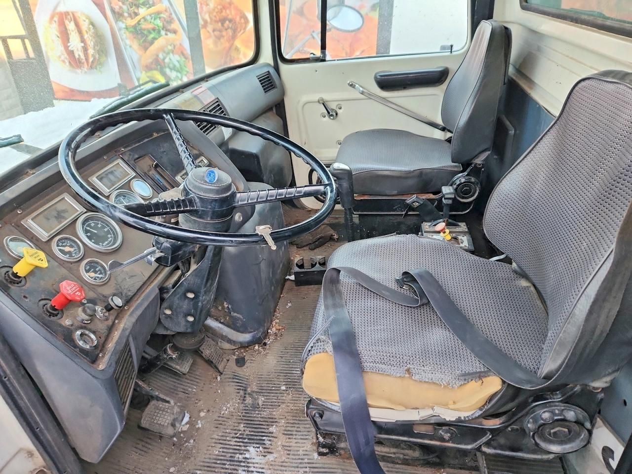 1995 Ford :LN8000 Conv Cab TRA