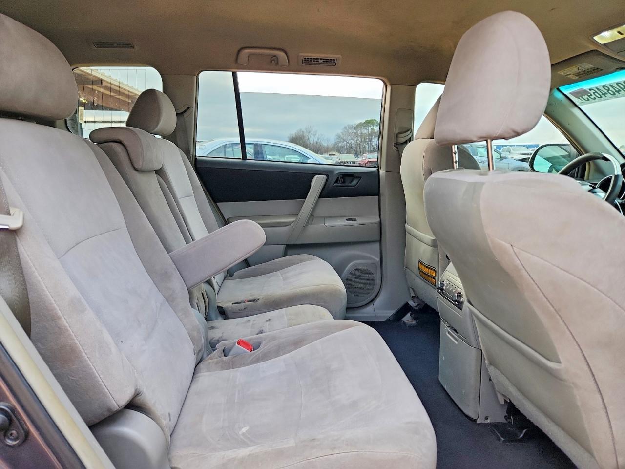 2013 Toyota Highlander Base