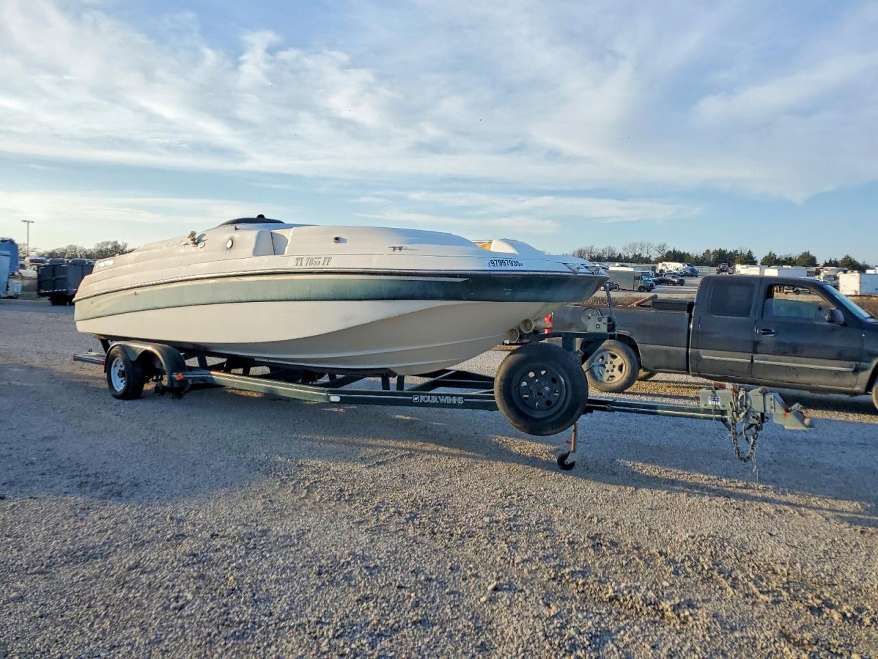 2000 Four Winds Boat