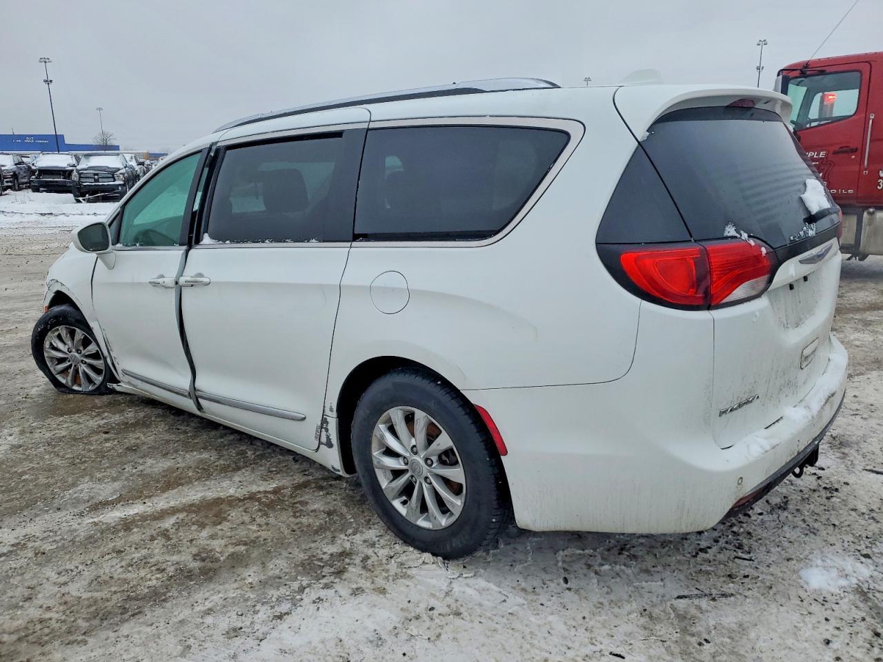 2019 Chrysler Pacifica Touring l