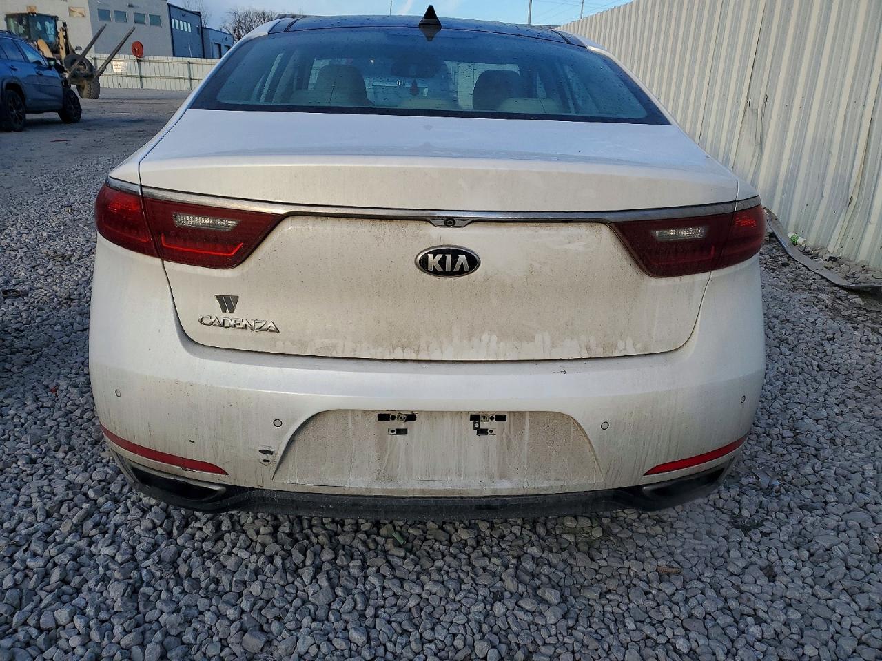 2017 KIA Cadenza Premium