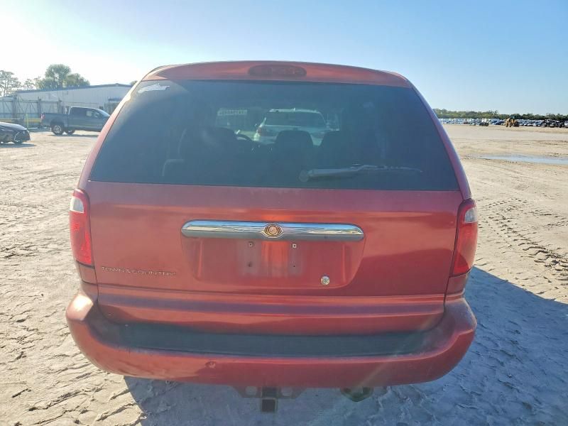 2005 Chrysler Town & Country