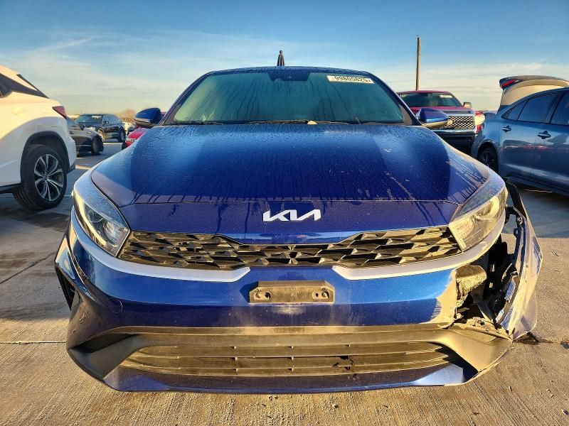 2023 KIA Forte lx