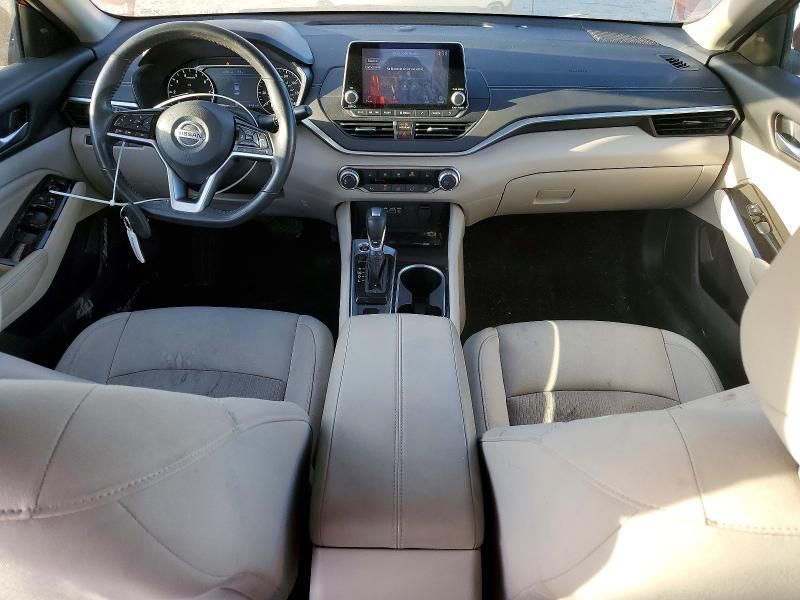 2022 Nissan Altima sv