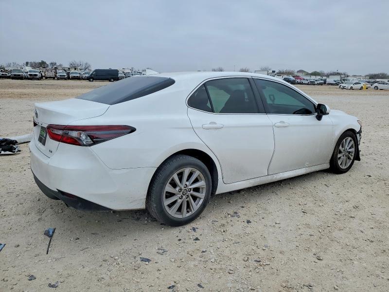 2022 Toyota Camry le