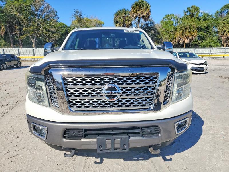 2016 Nissan Titan XD SL